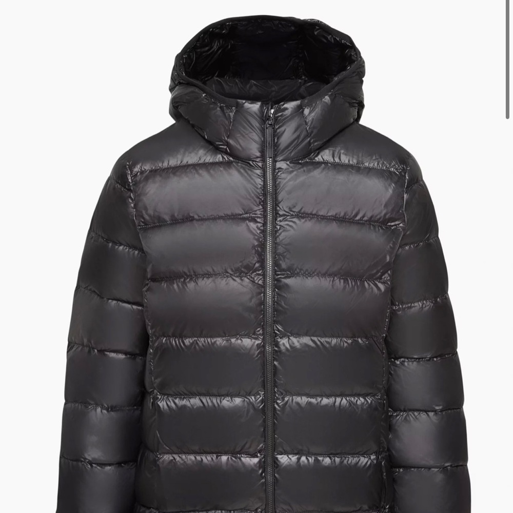 Aritzia Little Puff Jacket in Black